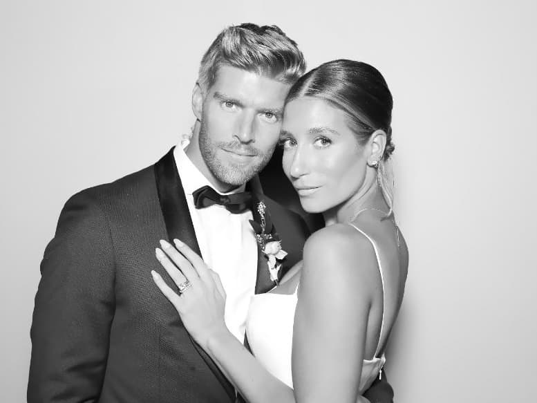 Signature Black & White Glam Filter